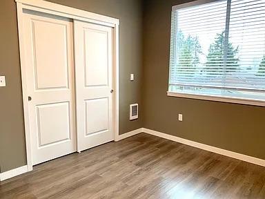 Building Photo - 2633 12th St SE