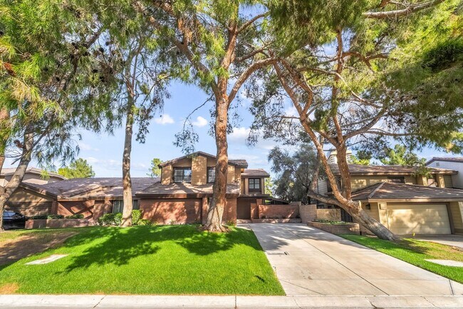 Building Photo - 968 Pinehurst Dr