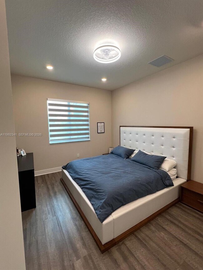 Building Photo - 10355 NW 66th St