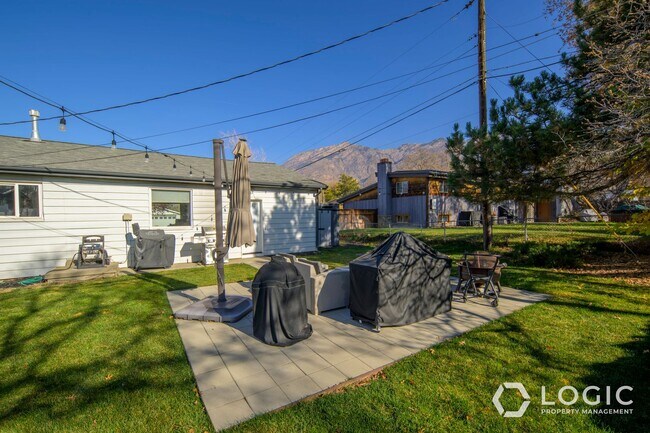 Building Photo - Stunning Home in Cottonwood Heights!!