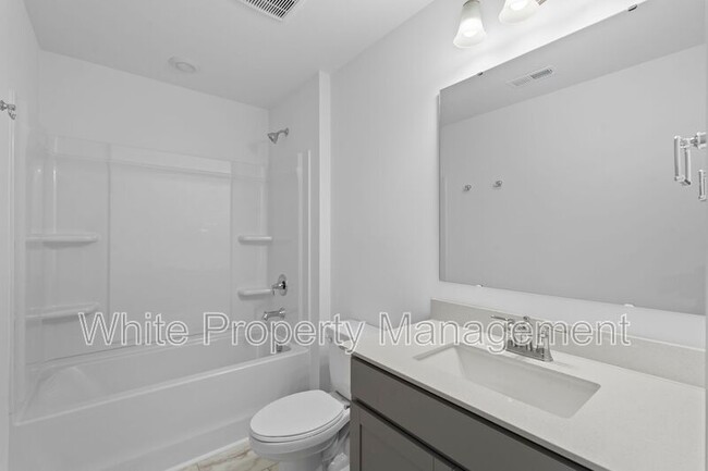 Building Photo - 745 Lock Haven Dr NW