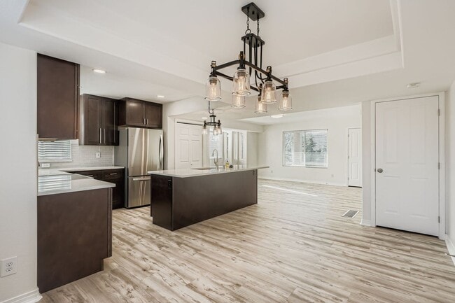 Building Photo - Beautifully Renovated Townhouse in Glendale Near Infinity Park