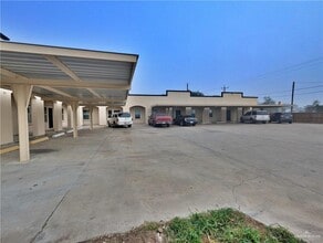 Building Photo - 10 W 2nd St