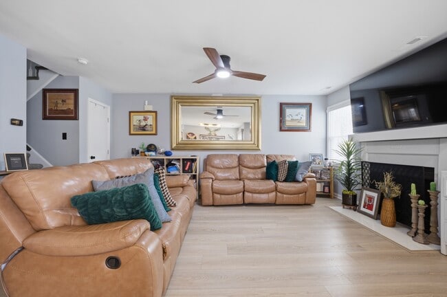 Building Photo - 6 Tamarisk Quay