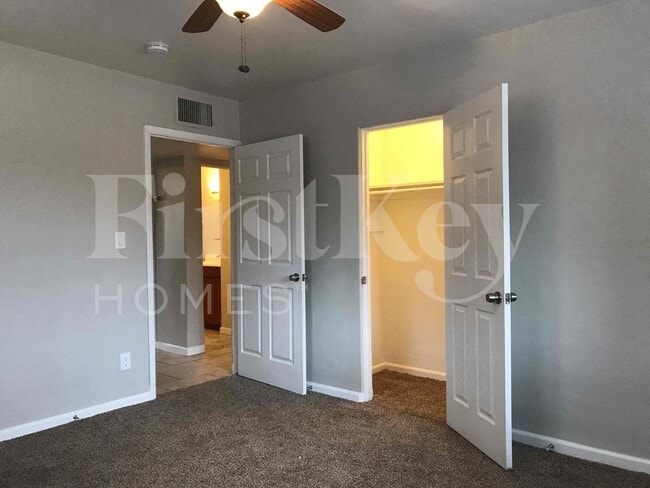 Building Photo - 1507 W Berridge Ln