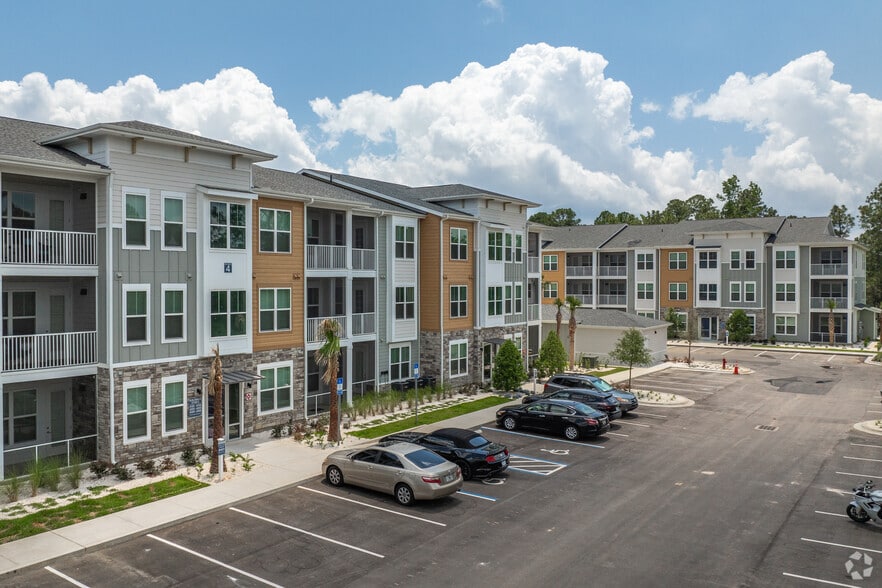 Community - The Quinn Luxury Apartments