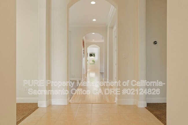Building Photo - 1143 Bevinger Dr
