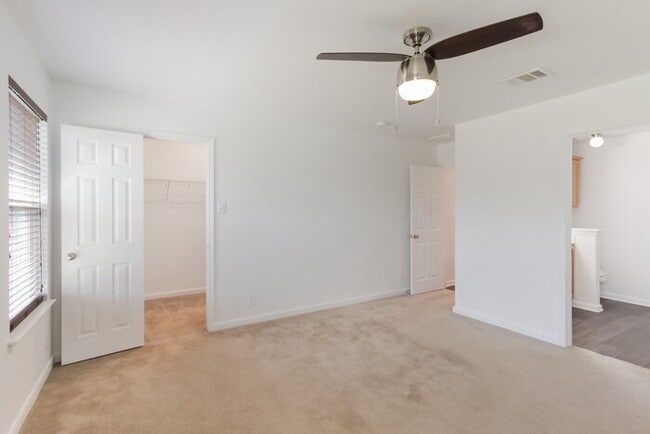 Building Photo - Beautiful 3 BR/2 bath home in Avery Park ready for immediate move in!