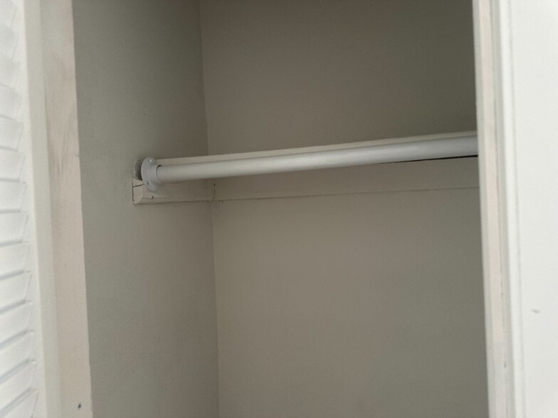 Building Photo - 67 Brinkerhoff St