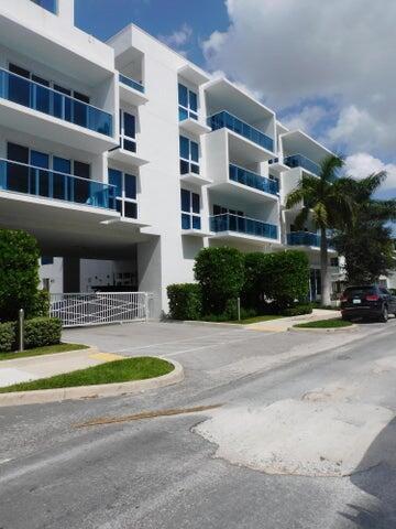 Building Photo - 15 S Palmway