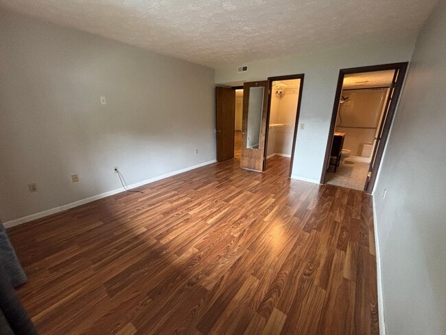 Building Photo - Beautiful 2 Bedroom 2 Bathroom apartment i...