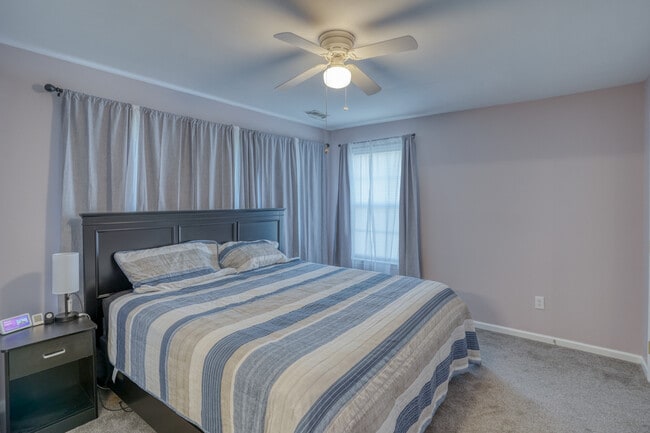 Building Photo - Fairfield Townhome