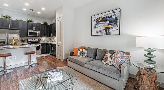 Building Photo - 1 Bed W/ Luxury and Style!