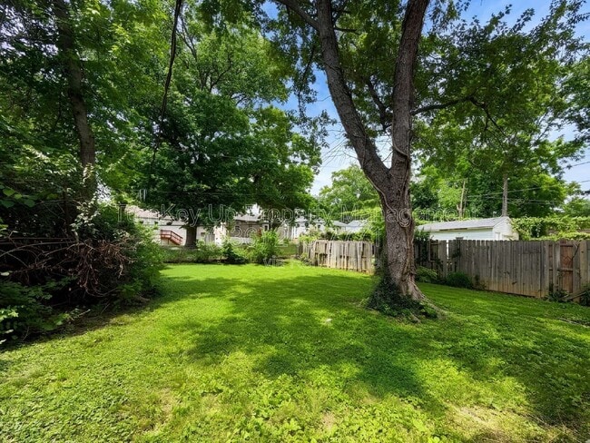 Building Photo - 7724 Monroe Dr