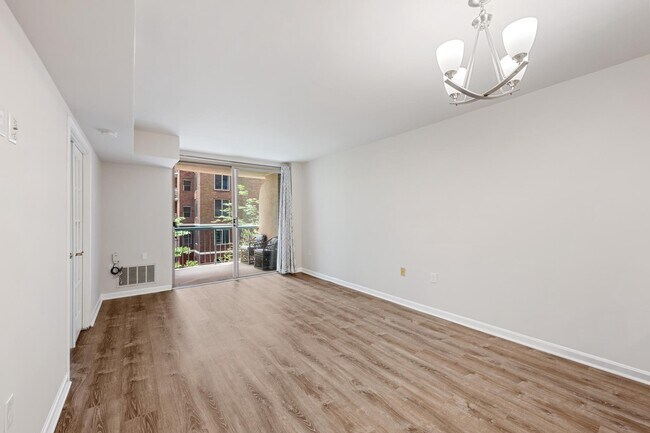 Building Photo - 4808 Moorland Ln