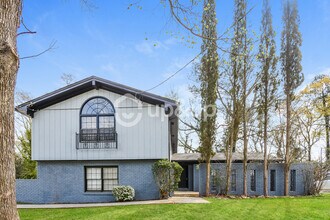 Building Photo - Fantastic 4bd/2.5ba home! Coming soon!