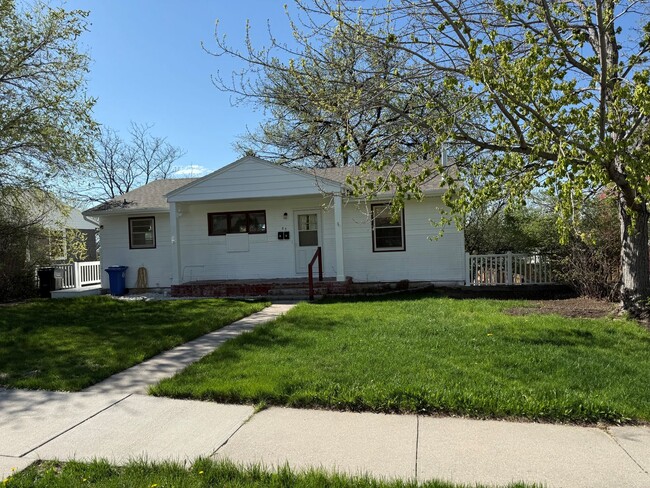 Primary Photo - ~APPLICATIONS PENDING~ 2 Bedroom, 1 Bath H...