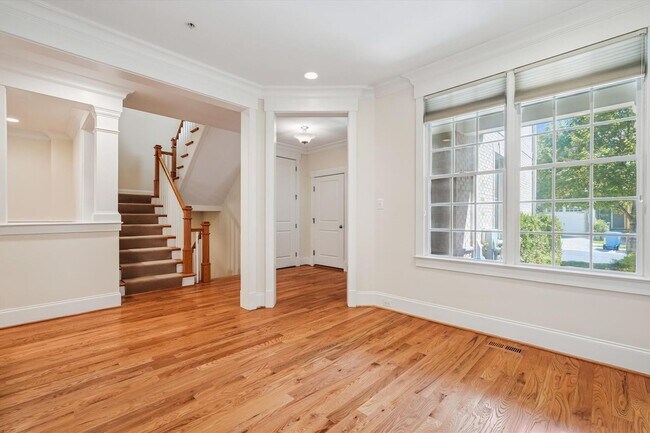 Building Photo - Incredible 4BR, 4.5BA Luxury Bethesda Home!!