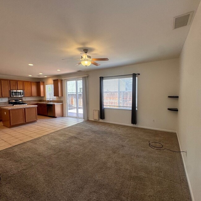 Building Photo - Beautiful Home in South Meadows!