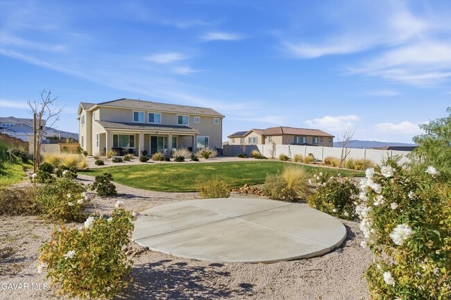 Building Photo - 41638 Cielo Vista Dr