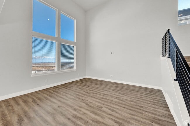Building Photo - 106 N Midland Dr