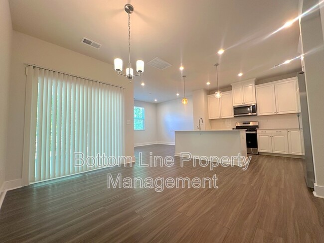 Building Photo - 9542 Munsing Dr