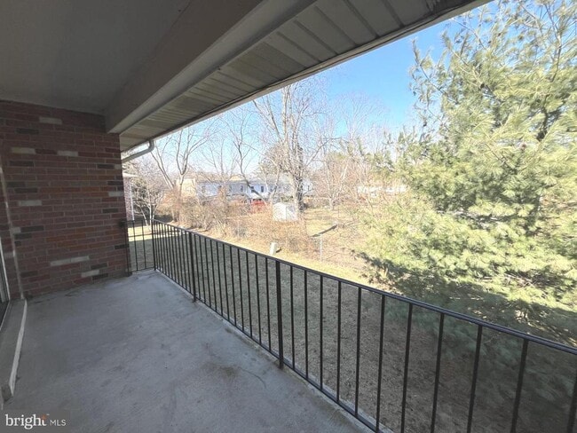 Building Photo - 211 Victor Pkwy