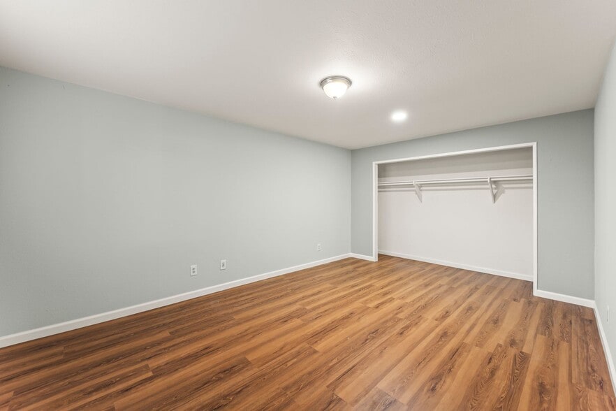 Building Photo - 6297 Orizaba Ave