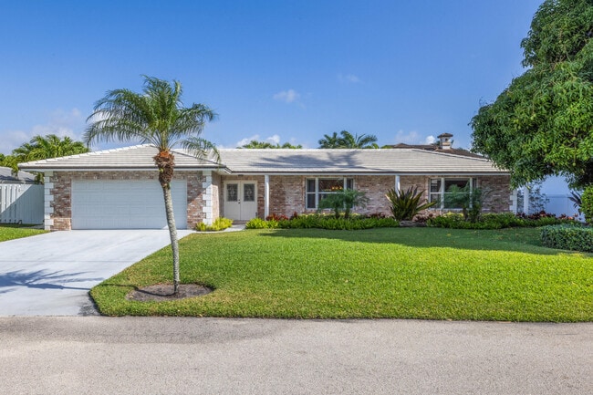 Building Photo - 925 Cypress Dr