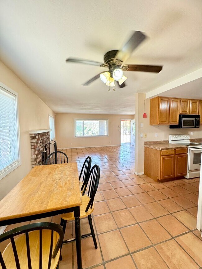 Building Photo - Come soon! 2 Bedroom home