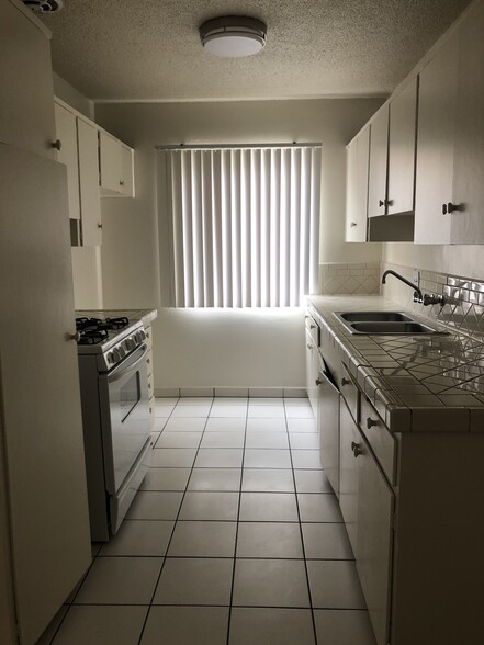 Building Photo - 514 Gramercy S Pl