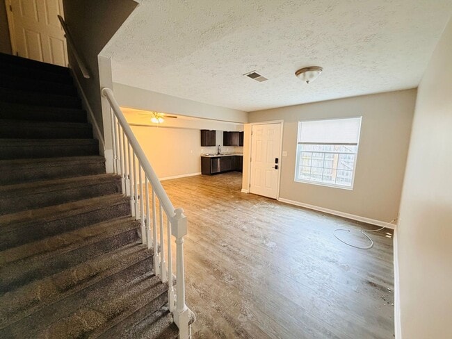 Building Photo - 373 Darby Creek Rd