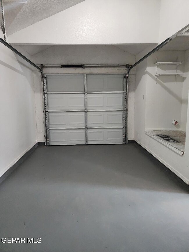 Building Photo - 10497 Valle del Mar Dr