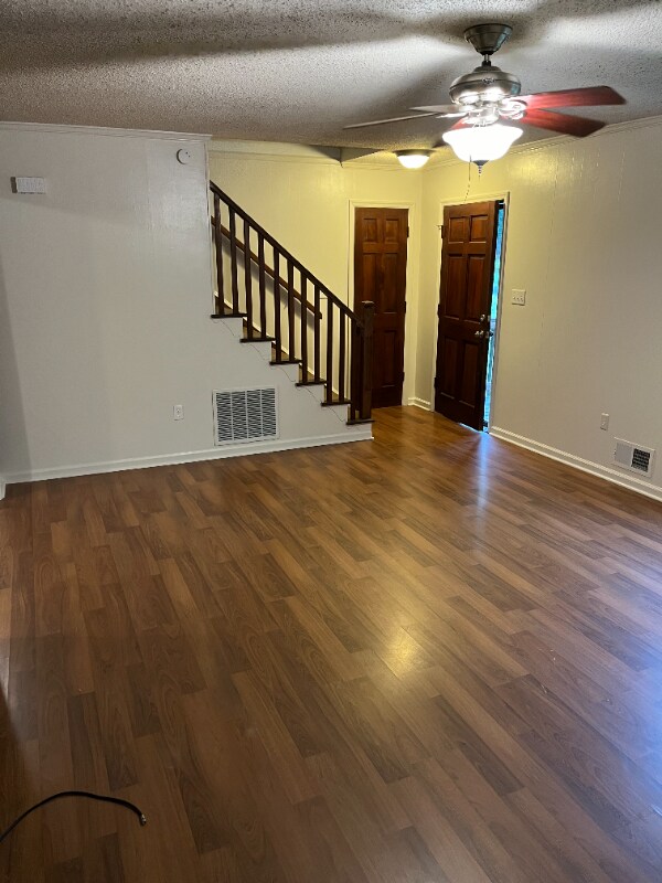 Building Photo - 114 Hight Dr