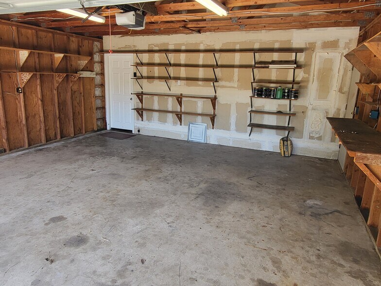 2 car garage - 49739 Road 426