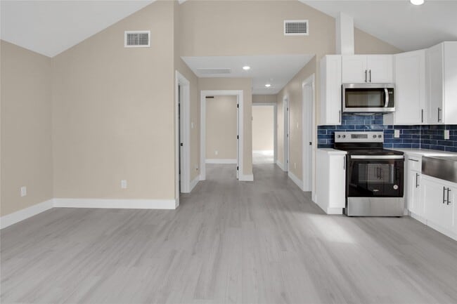 Building Photo - 835 22nd St