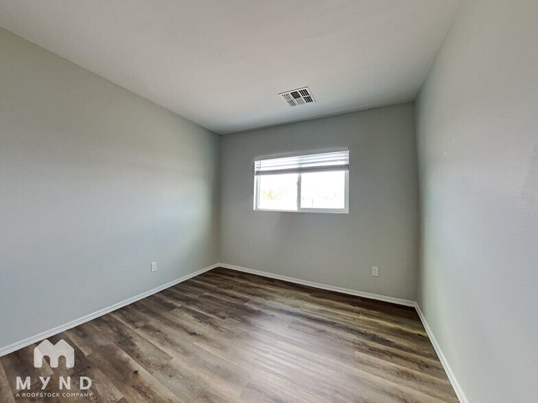 Building Photo - 11903 W Cabrillo Dr