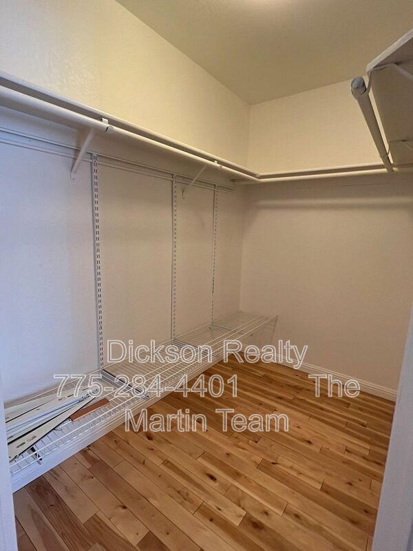 Building Photo - 3245 Marthiam Ave