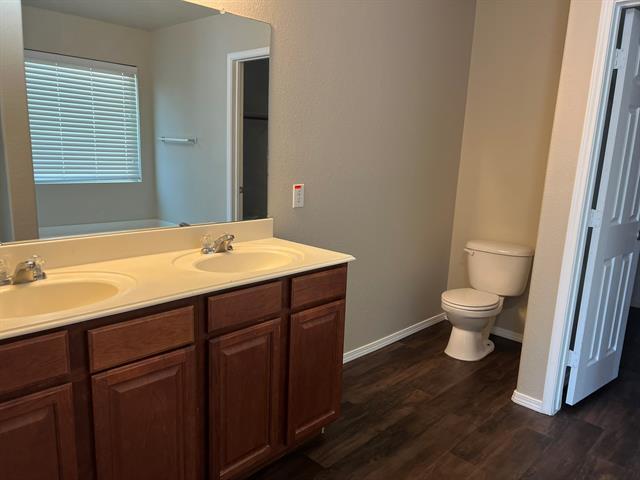 Building Photo - 1717 Grassy View Dr