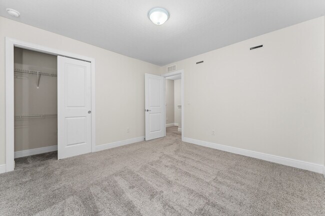 Building Photo - 4758 Kissimmee