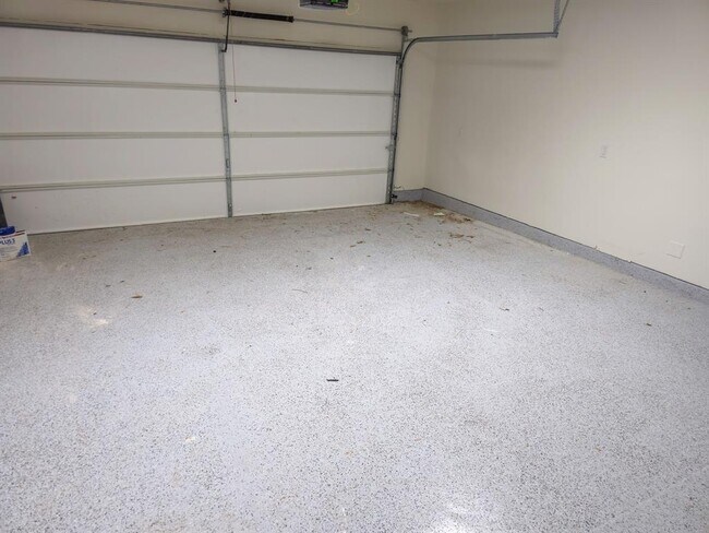 Building Photo - 14 Lehigh Springs Dr