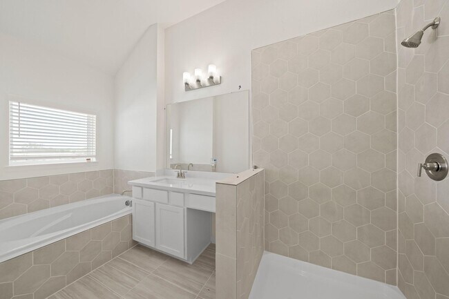 Building Photo - 13305 Moncloa Dr