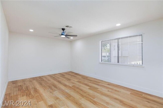 Building Photo - Adorable Newly Renovated 2-Bedroom Condo with Modern Upgrades!