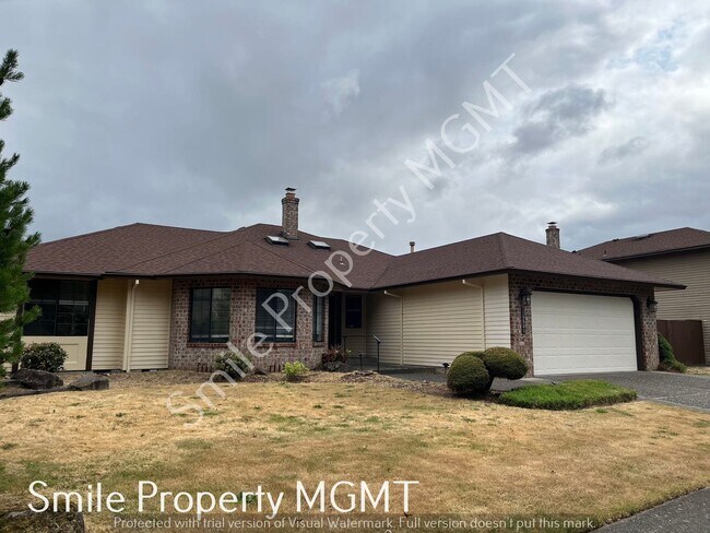 Building Photo - Three Bedrooms single house in NE Portland with double garage