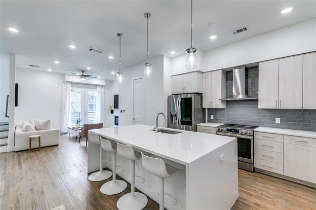 Building Photo - 4205 Roseland Ave