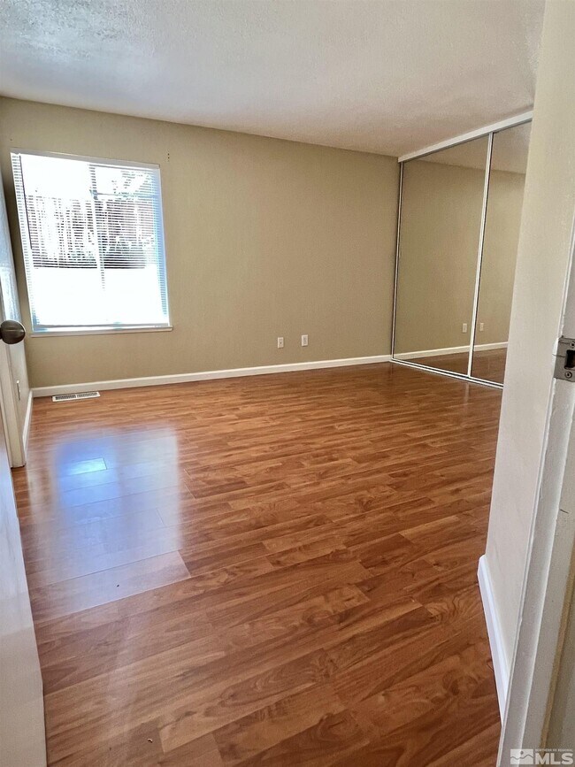 Building Photo - 1066 Palmwood Dr