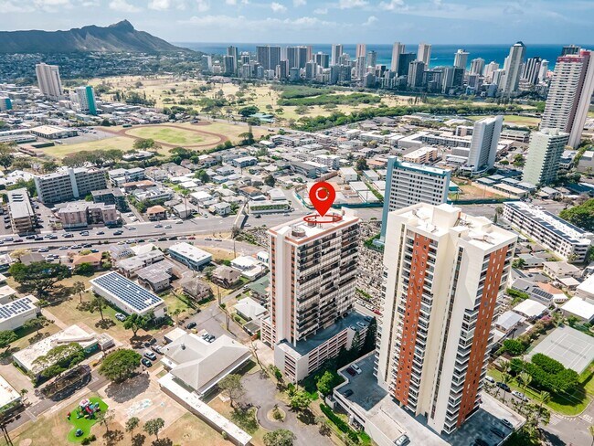 Building Photo - Beautifully Remodeled and Fully furnished 2 Bed 1.5 1 parking.  Available between March-Nov 30th