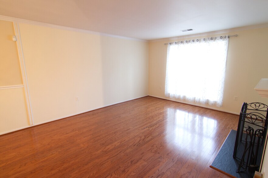 Building Photo - 7718B Lexton Pl