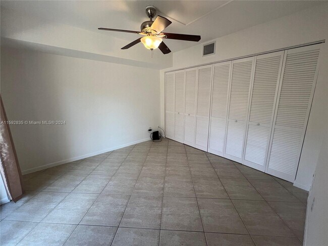 Building Photo - 773 SW 120th Way