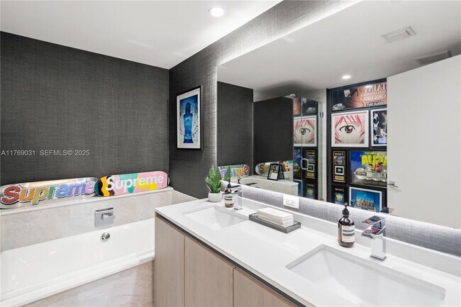 Building Photo - 488 NE 18th St